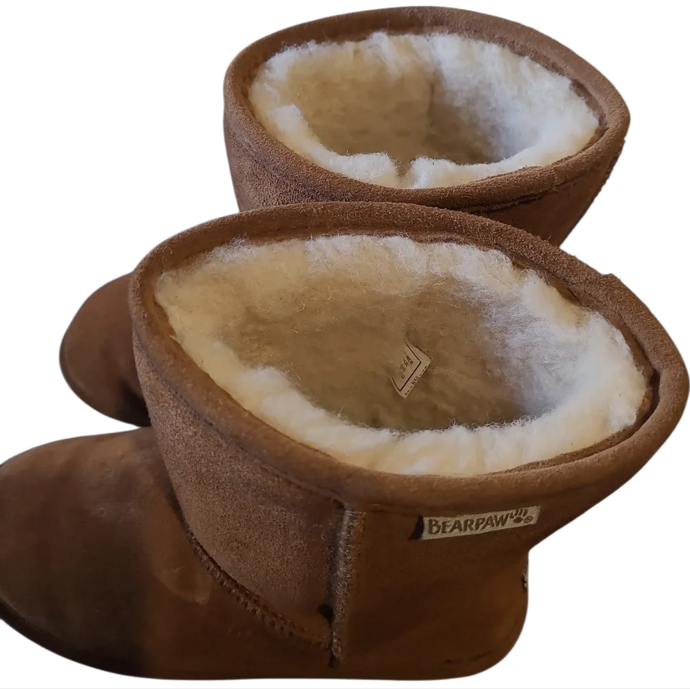 Bearpaw Emma Sheepskin Suede Short Boots Chestnut Youth 5 Wide Women's 6.5 Wide